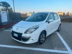 Bianco Usata 2011 Renault Scénic III Luxe Monovolume | 4999 € (Buon prezzo)
