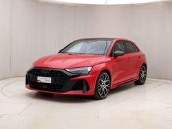 Rosso progressivo metallizzato Nuova 2025 Audi RS3 Sportback Comfort Due volumi | 77.500 € (Molto cara)