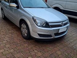 Grigio Usata 2005 Opel Astra Cosmo Tre volumi | 2300 € (Buon prezzo)