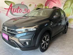 Grigio Usata 2022 Dacia Sandero Expression Due volumi | 12.990 € (Buon prezzo)