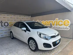 Bianco Usata 2012 Kia Rio Tre volumi | 5999 € (Buon prezzo)