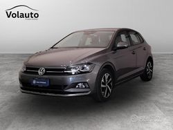 Grigio metallizzato scuro Usata 2020 VW Polo Highline Tre volumi | 15.900 € (Cara)