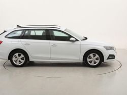 Usata 2020 Skoda Octavia Executive Station wagon | 16.490 € (Buon prezzo)
