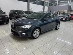 Grigio Usata 2022 Renault Clio V Business Tre volumi | 11.900 € (Buon prezzo)