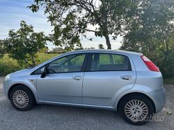 Usata 2005 Fiat Grande Punto Dynamic Due volumi | 2500 € (Buon prezzo)