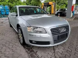 Grigio Usata 2003 Audi A8 Ambiente Tre volumi | 6000 € (Buon prezzo)