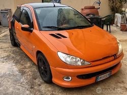 Usata 2000 Peugeot 206 Due volumi | 2800 € (Cara)