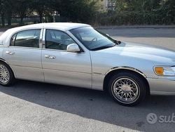 Grigio Usata 2001 Lincoln Town Car Tre volumi | 15.900 €
