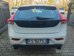 Bianco Usata 2018 Volvo V40 Tre volumi | 8700 € (Buon prezzo)