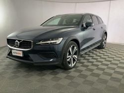 Blu Usata 2023 Volvo V60 CC Plus Station wagon | 37.599 € (Buon prezzo)