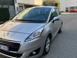Argento Usata 2014 Peugeot 5008 Access Monovolume | 6900 € (Cara)