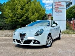 Bianco Usata 2014 Alfa Romeo Giulietta Tre volumi | 7000 € (Ottimo prezzo)