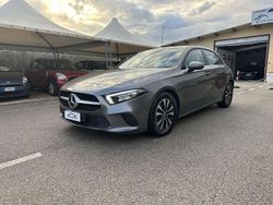 Grigio Usata 2021 Mercedes A180 Executive Tre volumi | 24.000 € (Buon prezzo)