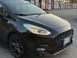 Nero Usata 2019 Ford Fiesta ST-Line Due volumi | 9000 € (Ottimo prezzo)