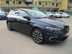 Blu/azzurro Usata 2017 Fiat Tipo Lounge Tre volumi | 8250 € (Buon prezzo)