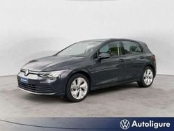 Grigio Usata 2022 VW Golf VIII Life Tre volumi | 20.500 € (Buon prezzo)