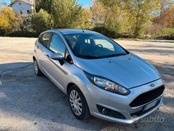 Grigio Usata 2016 Ford Fiesta Tre volumi | 5600 € (Buon prezzo)
