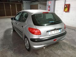 Grigio Usata 2000 Peugeot 206 Tre volumi | 2500 €