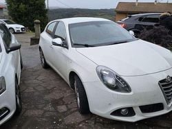 Bianco Usata 2014 Alfa Romeo Giulietta Exclusive Tre volumi | 6000 € (Super prezzo)