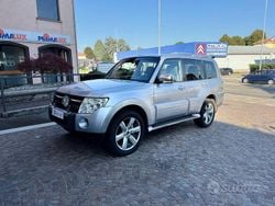 Argento Usata 2008 Mitsubishi Pajero Invite SUV | 13.990 € (Buon prezzo)