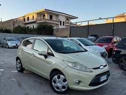 Grigio Usata 2009 Ford Fiesta Titanium Tre volumi | 1990 € (Super prezzo)
