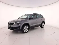 Grigio graphite metallizzato Usata 2024 Skoda Karoq Executive SUV | 26.200 € (Buon prezzo)