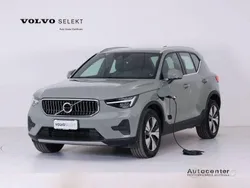 Verde Usata 2022 Volvo XC40 Core SUV | 29.900 € (Buon prezzo)