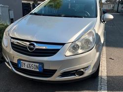 Argento Usata 2009 Opel Corsa Enjoy Due volumi | 3000 € (Buon prezzo)