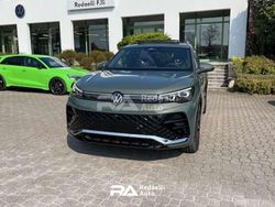 Verde Nuova 2025 VW Tiguan R-line Plus SUV | 45.500 €