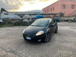 Nero Usata 2006 Fiat Grande Punto Due volumi | 2700 € (Cara)