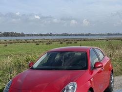 Usata 2015 Alfa Romeo Giulietta Exclusive Due volumi | 6990 € (Ottimo prezzo)