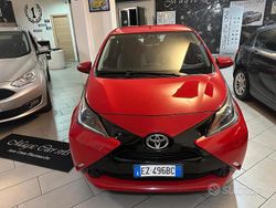Rosso Usata 2015 Toyota Aygo X-wave Due volumi | 10.500 € (Molto cara)