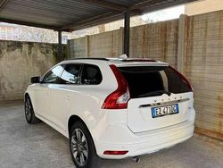 Usata 2015 Volvo XC60 R-Design Kinetic SUV | 13.500 € (Buon prezzo)
