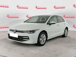 Bianco Usata 2024 VW Golf VIII Life Tre volumi | 25.900 € (Buon prezzo)