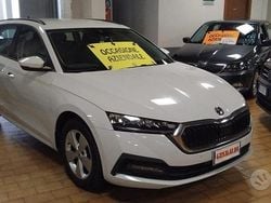 Bianco(met.) Usata 2020 Skoda Octavia Executive Station wagon | 17.900 € (Ottimo prezzo)