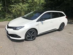 Bianco Usata 2017 Toyota Auris Touring Sports Edition Station wagon | 12.900 € (Molto cara)