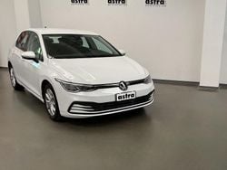Bianco Usata 2022 VW Golf Life Tre volumi | 19.900 € (Buon prezzo)