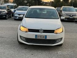 Bianco Usata 2009 VW Polo Comfortline Tre volumi | 4300 € (Buon prezzo)