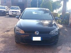 Blu/azzurro(met.) Usata 2015 VW Golf VII Trendline Tre volumi | 11.800 € (Buon prezzo)
