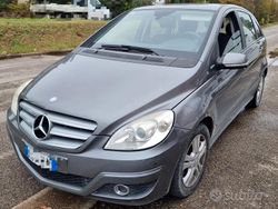 Grigio Usata 2010 Mercedes B180 Monovolume | 3500 €