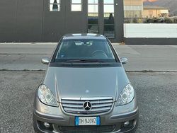 Grigio Usata 2007 Mercedes A180 Avantgarde Monovolume | 2999 €