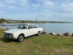 Bianco Usata 1960 Alfa Romeo 1750 Tre volumi | 14.500 €