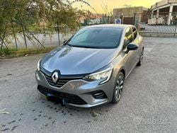 Grigio Usata 2023 Renault Clio V Techno Tre volumi | 14.000 € (Ottimo prezzo)