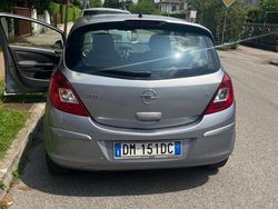 Grigio Usata 2007 Opel Corsa Tre volumi | 2000 € (Buon prezzo)
