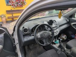 Grigio Usata 2006 Toyota RAV4 SUV | 4500 € (Buon prezzo)