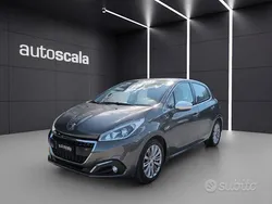 Grigio(met.) Usata 2019 Peugeot 208 Allure Due volumi | 9490 € (Buon prezzo)