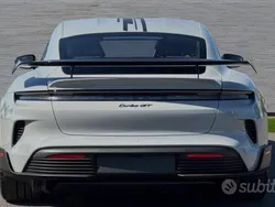 Bianco Nuova 2024 Porsche Taycan Turbo Tre volumi | 280.000 €