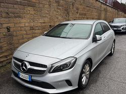 Grigio Usata 2016 Mercedes A180 Tre volumi | 12.900 €