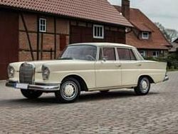 Bianco Usata 1965 Mercedes 220 SE Tre volumi | 28.900 €