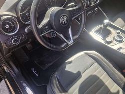 Nero Usata 2016 Alfa Romeo Giulia Super Tre volumi | 16.500 € (Buon prezzo)